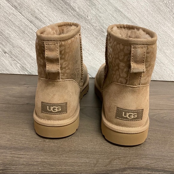 UGG | Classic Mini Snow Leopard Amphora NEW in Box - Picture 3 of 7